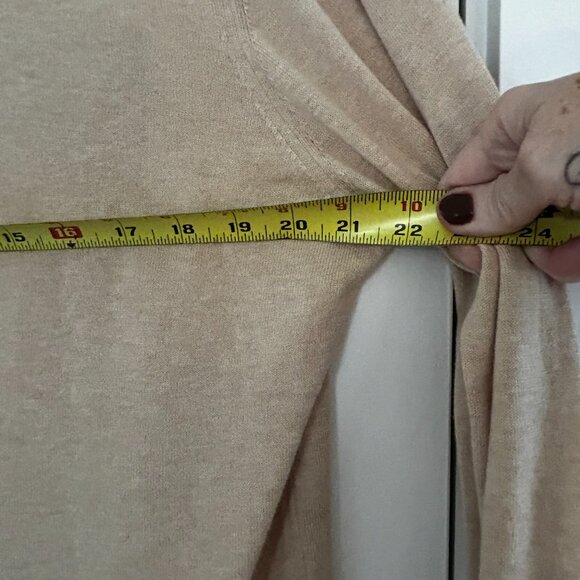 Lightweight Cotton Cashmere Crew Sweater - Picture 9 of 10